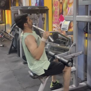 لت از رو به رو دست باز